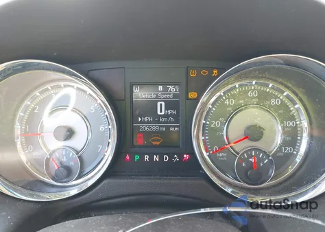 2011 Chrysler Town & Country Touring из США, поврежденный, VIN 2A4RR5DG5BR638376